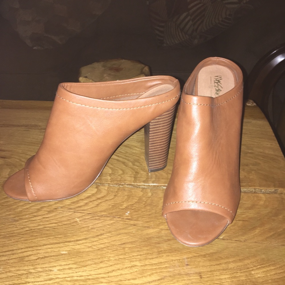 Cute open toed booties!